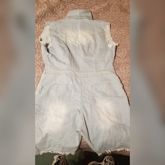 📍SOLD📍 - Picture 4 of 4